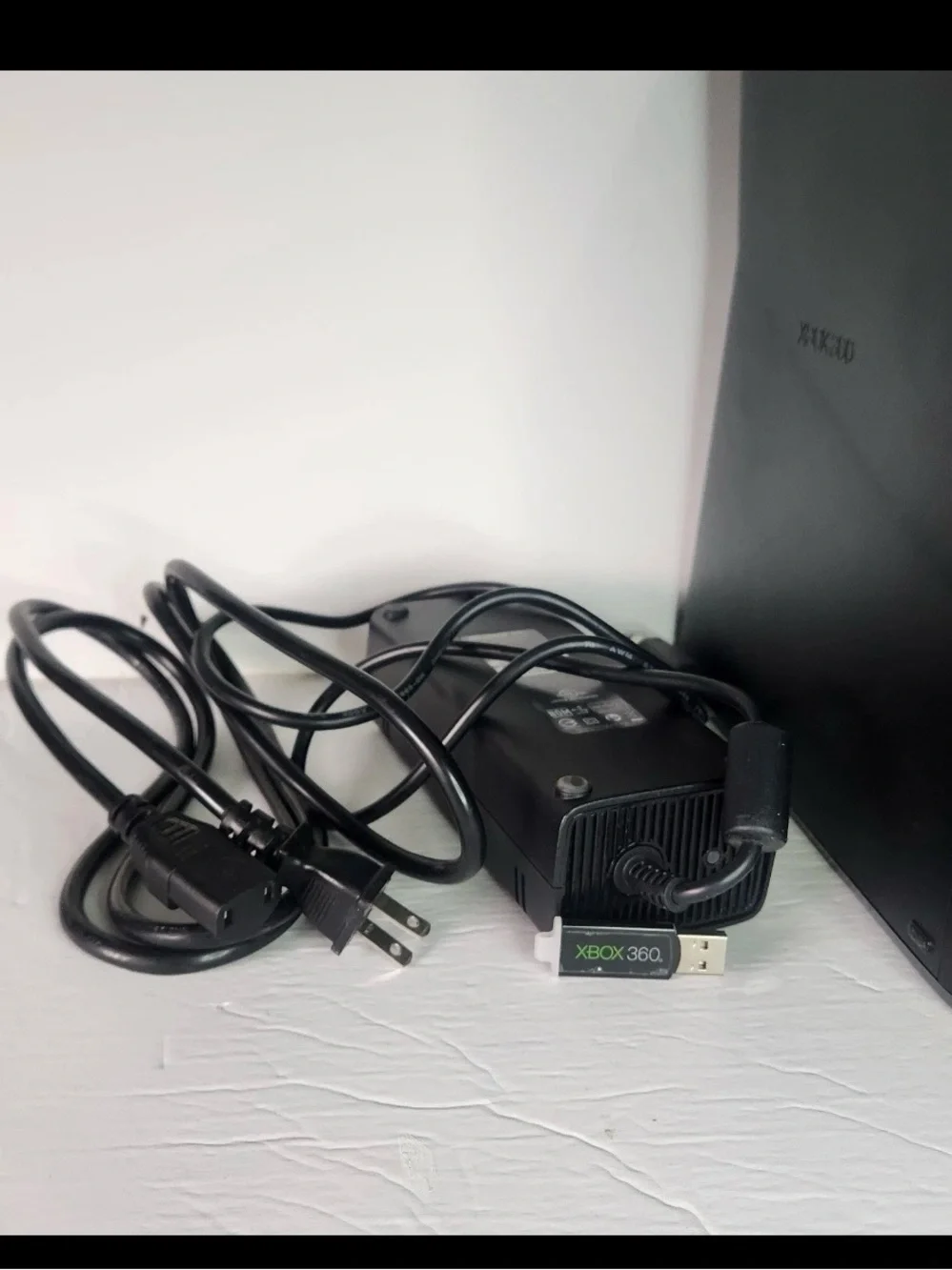 Xbox 360 4GB Console Bundle With 8 GB Xbox Memory Stick Tested & Working